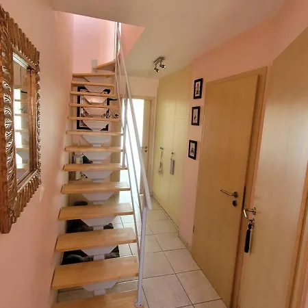 Duplex 2 Avec Parking Et Animaux Admis - Fr-1-675-22 *